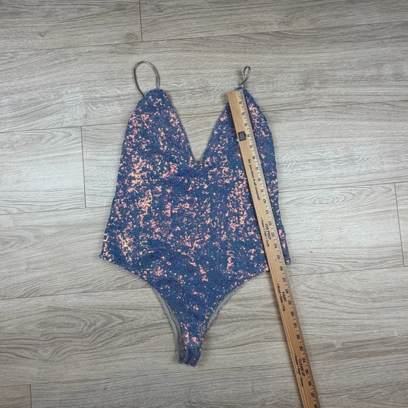 For Love And Lemons Skivvies Opal Low Plunge High Cut
Sequin Bodysuit Size L - Picture 7 of 16